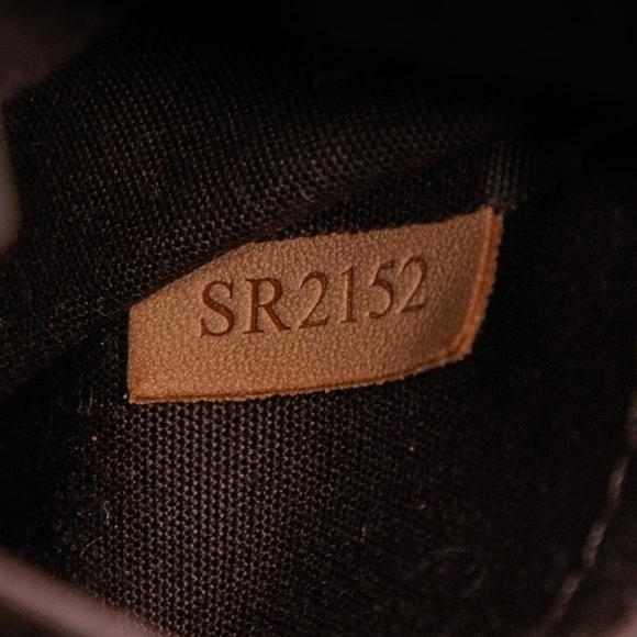 Pre-Loved Louis Vuitton Monogram Vernis Avalon MM - Picture 6 of 8